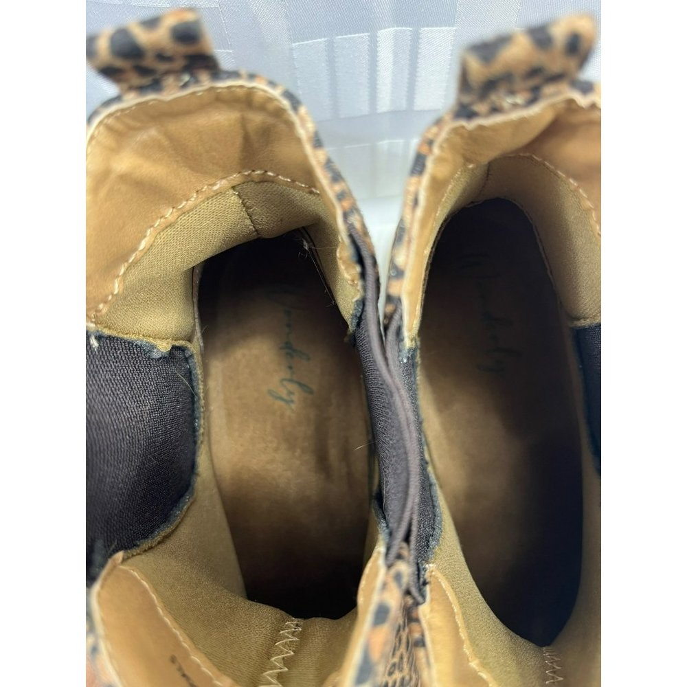 Wonderly Wendalynn Booties, color brown, size 8M - Picture 3 of 9